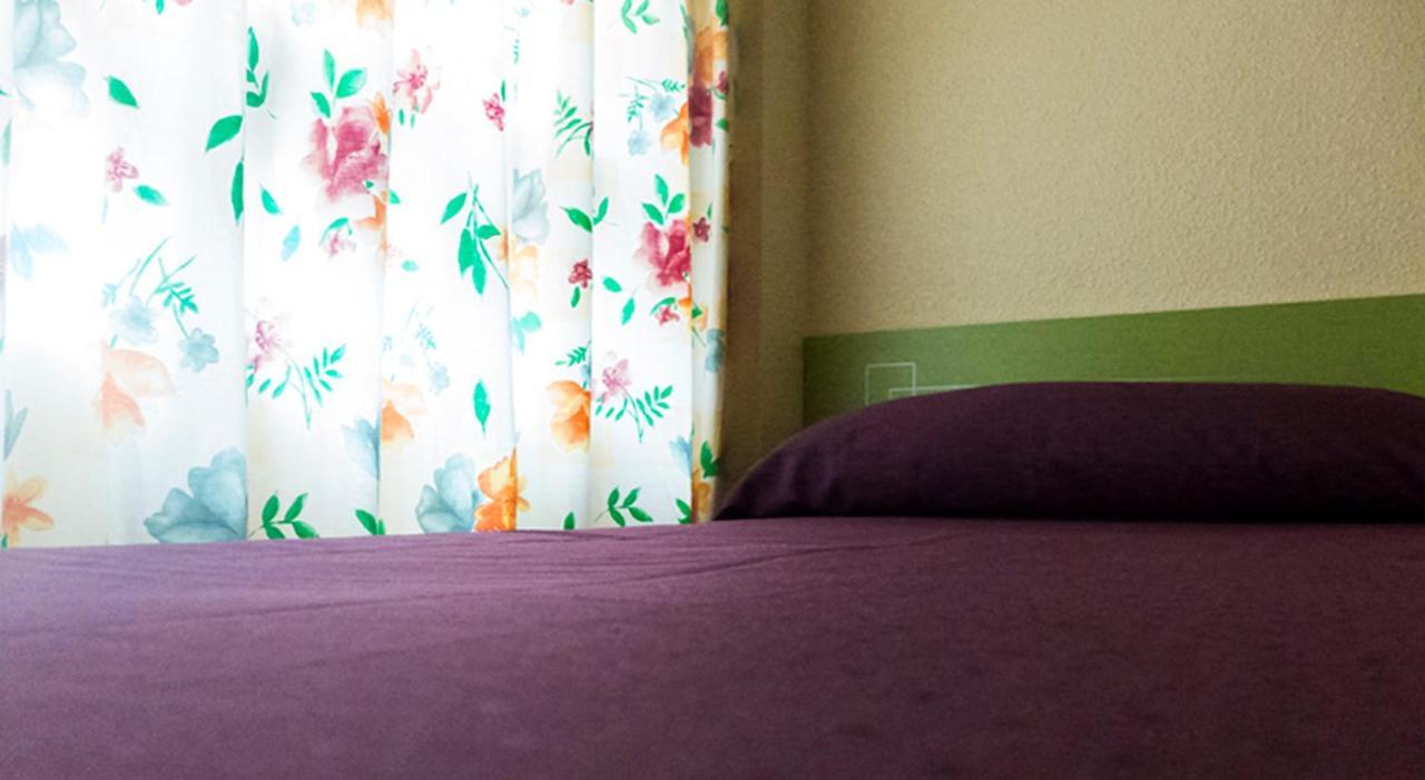ויאחויוסה Hostal Rosa מראה חיצוני תמונה